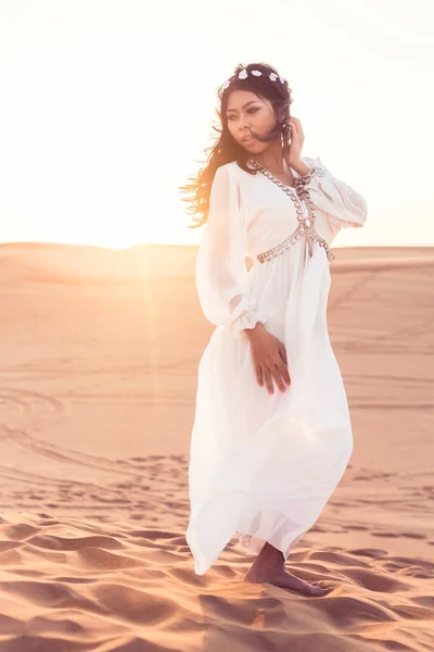 Beautiful woman in desert — Stock Photo, Image