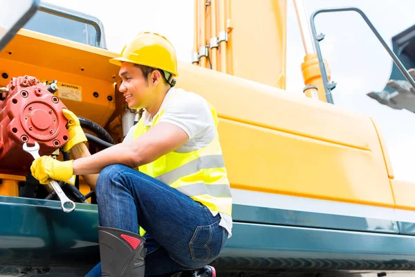 Asiático trabajador de la construcción —  Fotos de Stock