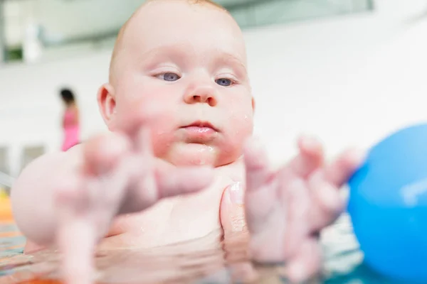 Baby in paddle pond — Stock Photo, Image