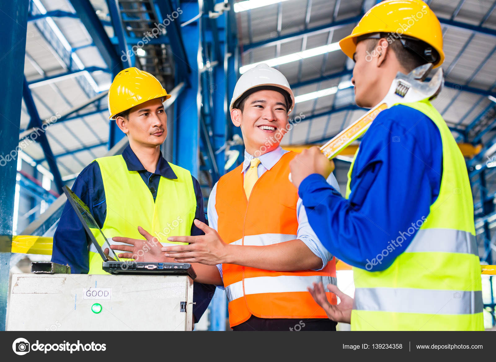 Team in Factory at production training — Stock Photo © Kzenon 139234358