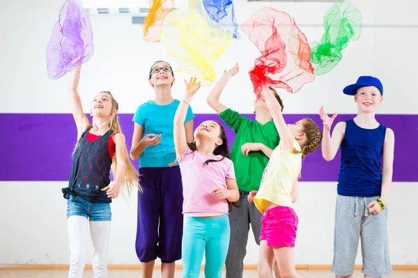 Kids in dancing class — Stock Photo, Image