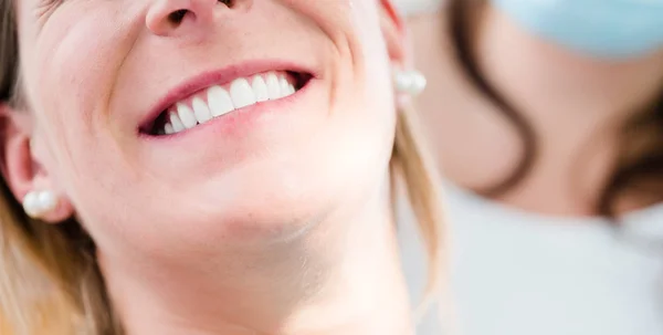 Woman with healthy smile — Stock Photo, Image