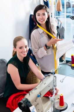 tasarımcılar deseni hakkında konuşmak