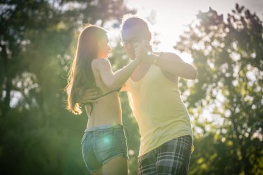 Bachata Park'ta dans çift 