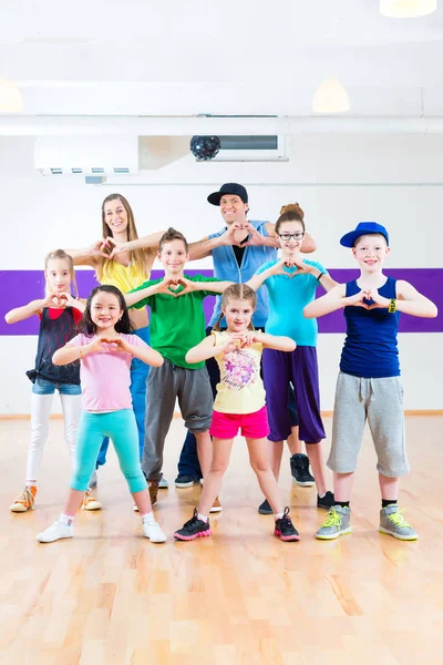 Insegnante di danza e bambini — Foto Stock