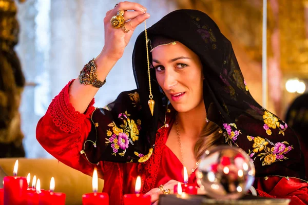 Seance çatal sarkaç ile Radiesthesist