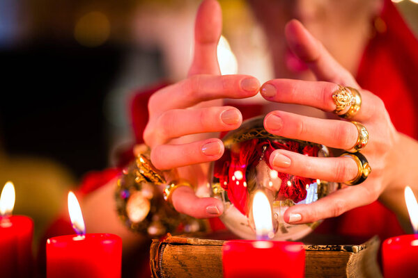 Soothsayer during session with Crystal ball