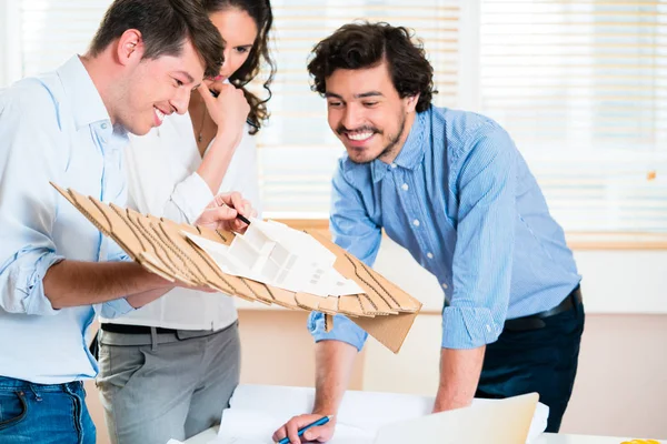 Mimarlar mevcut modeli Binası