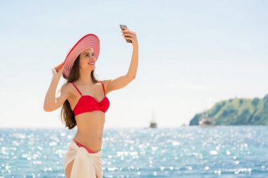 kadın selfie smartphone ile yapma
