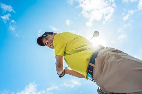 Low Hoekmening Van Een Professionele Golfspeler — Stockfoto