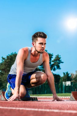 Sp olarak başlangıç noktası, kül parkur üzerinde Atletizm sprinter