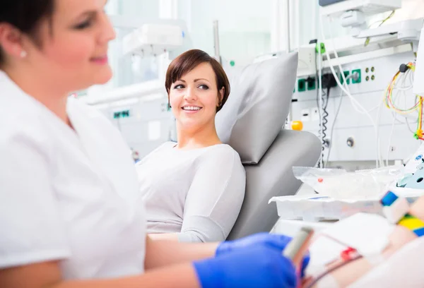 Donante de sangre en el hospital — Foto de Stock