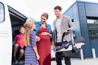 Aile araba Bayilik yeni araç deneme