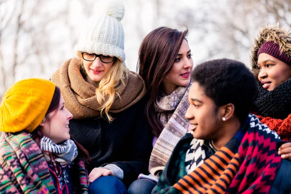 Young people having a good time together outdoors — Stock Photo, Image