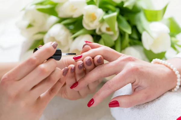 Closeup Hands Skilled Manicurist Applying Elegant Red Nail Polish Trendy — Stock Photo, Image