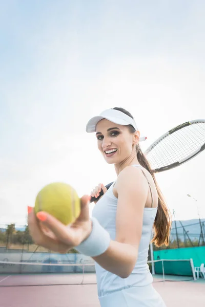 Nő akar játszani a tenisz — Stock Fotó