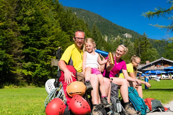 Happy Family Having Break Hiking Mountains — Stock Photo, Image