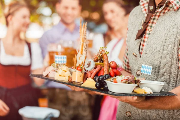 Birra Snack Serviti Nel Giardino Della Birra Baviera Germania — Foto Stock