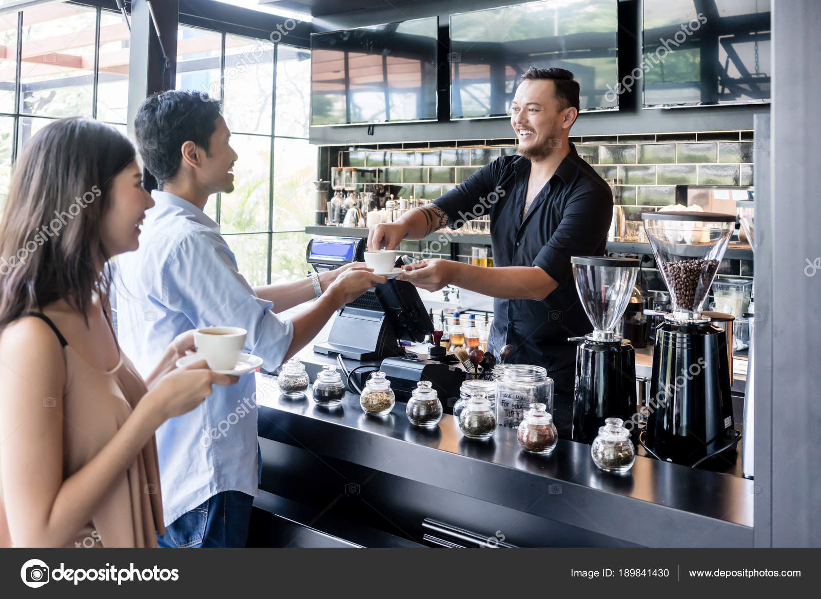 лирон бен-шлуш. реклама канто девушка и парень возле кофейного аппарат. дружелюбный бариста. Next to her (2014). Next to her.