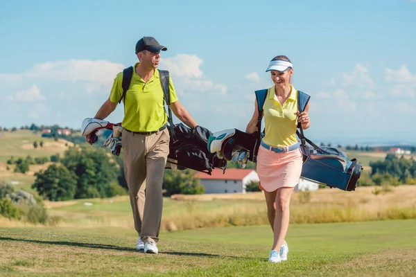 Full Length Happy Couple Healthy Lifestyle Wearing Golf Outfits While — Stock Photo, Image