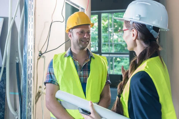 Inspection on the construction site — Stock Photo, Image