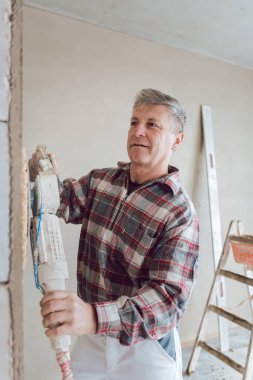 Sıva lı iç duvar makinesi ile düzleme