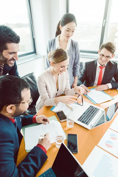 Five business people in a project meeting — Stock Photo, Image
