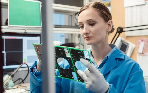 Optical quality control and assembly inspection of an electronic product — Stock Photo, Image
