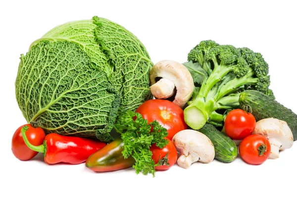 Verduras frescas sobre fondo blanco —  Fotos de Stock