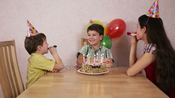 Boy celebrate his birthday at home with family — Stock Video