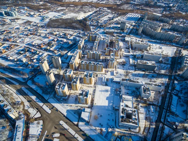 Winter luchtfoto uitzicht op woonwijk in Kharkiv, Oekraïne — Stockfoto