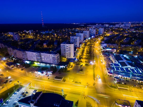 Vue aérienne du soir sur le quartier résidentiel de Kharkiv — Photo