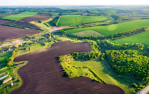 Flygfoto över landsbygden våren landskap vid solnedgången, Ukraina — Stockfoto