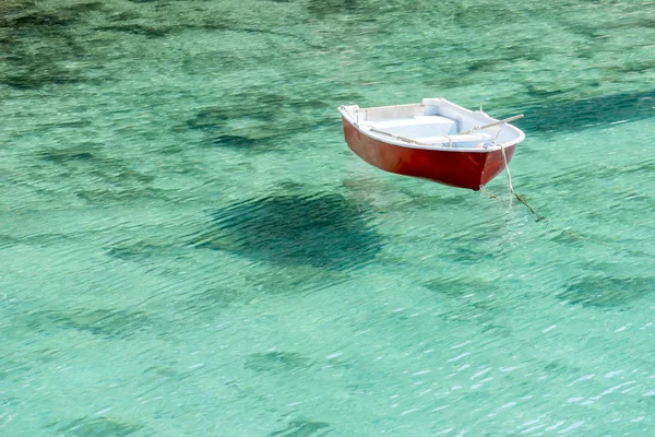 バルサ マヨルカで透明な水に浮かぶ — ストック写真