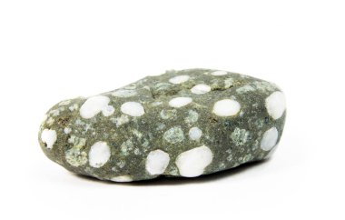 Denizin üzerinde beyaz taştan