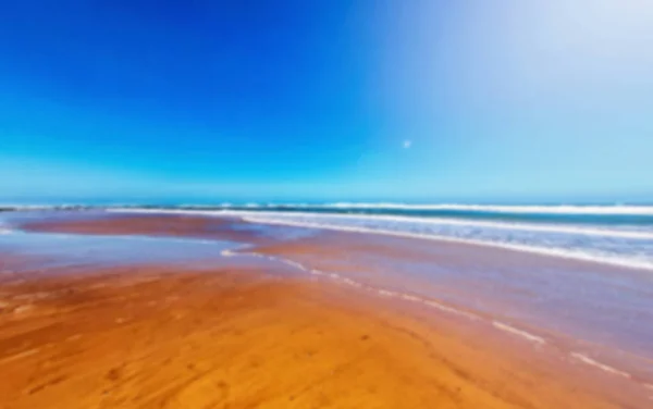 Unfocused blured ocean coast — Stock Photo, Image