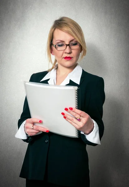 Beautiful business woman — Stock Photo, Image