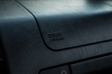 Araba hava yastığı işareti kontrol panelinde