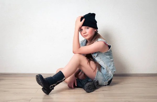 Κορίτσι της μόδας της νεανικής μόδας — Φωτογραφία Αρχείου
