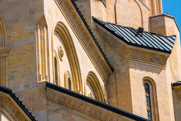 Podrobnosti o Sameba katedrála v Tbilisi, Gruzie — Stock fotografie