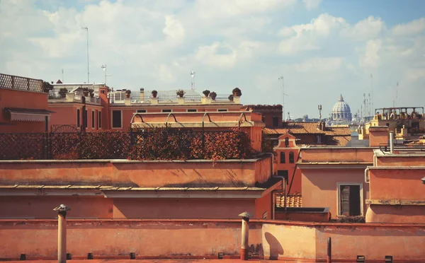 Дахів з Італії в Римі — стокове фото