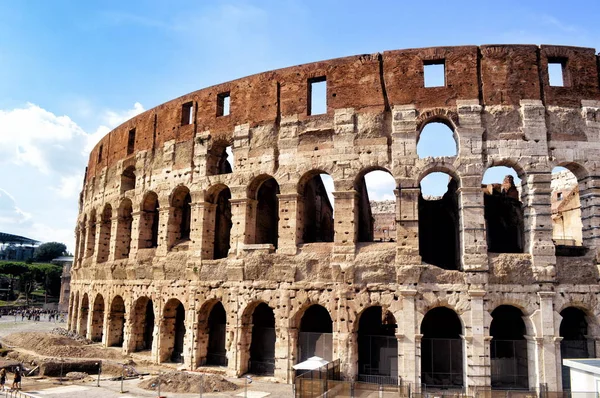 Vista sobre Coliseu em Roma — Fotografia de Stock