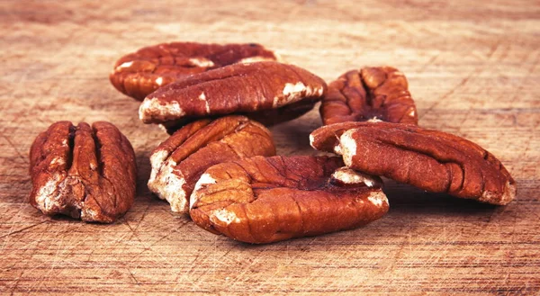 Walnuts closeup on the table — Stock Photo, Image