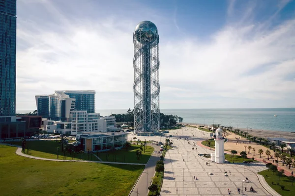 BATUMI, GEORGIA- 1 aprile 2018: Vista sul viale della località turistica di Batumi — Foto Stock