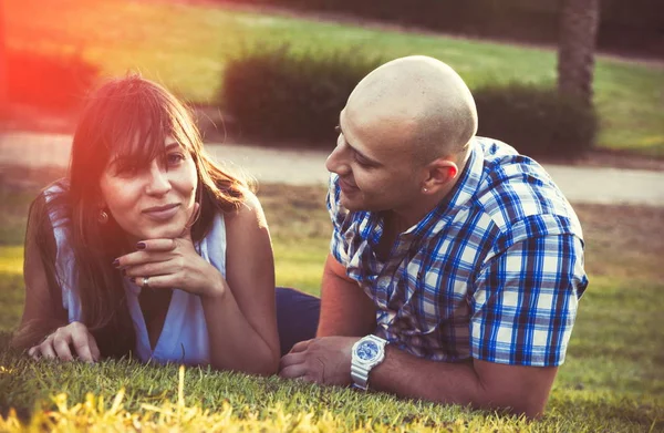 Happy couple in the sunlight — Stock Photo, Image