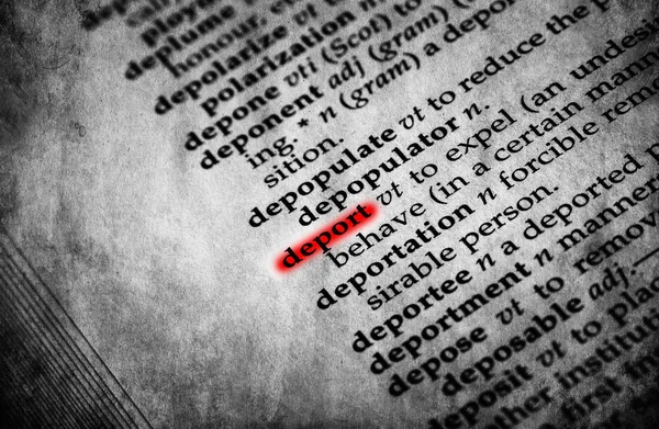 Deport woord in oude getextureerde woordenboek — Stockfoto