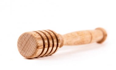 Beyaz ahşap tatlım kaşık