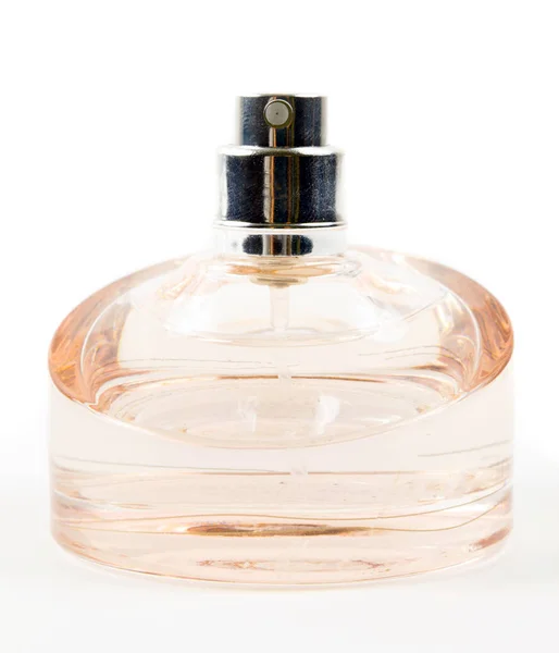 Fles parfum op de witte achtergrond — Stockfoto