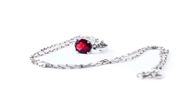 Ожерелье Рубиновыми Камнями Белом — стоковое фото