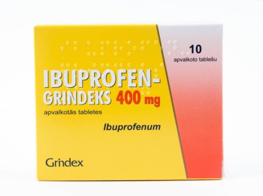TBILISI, GEORGIA - 18 Nisan 2020: Ibuprofen ağrı kesici haplar